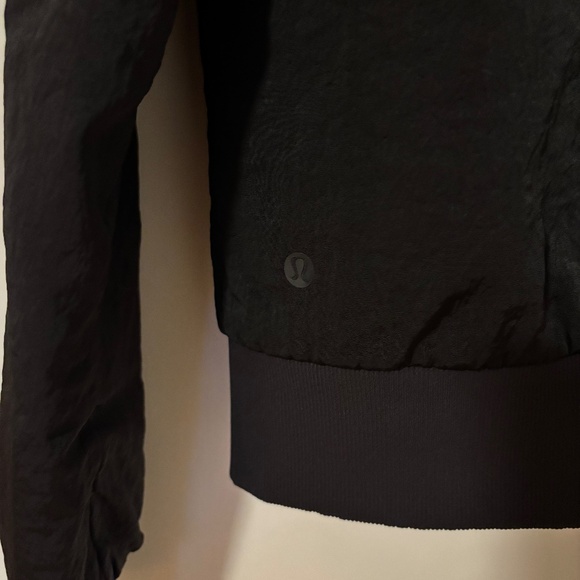 Lululemon Non-Stop Bomber Size 4 - Picture 3 of 7